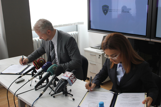  /></div>
</div>
<div> </div>
<div style=